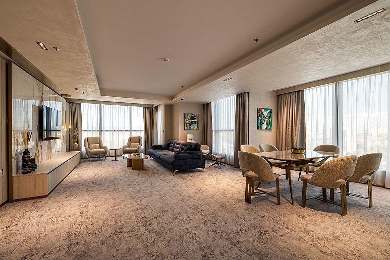 EXECUTIVE ONE-BEDROOM APARTMENT