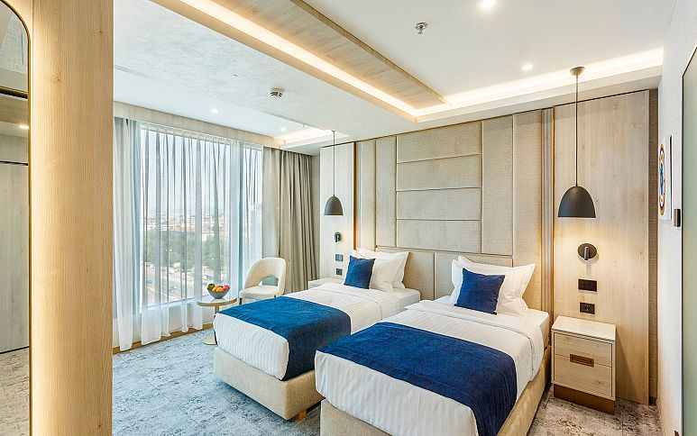 PLAZA COMFORT ROOM KING & TWIN