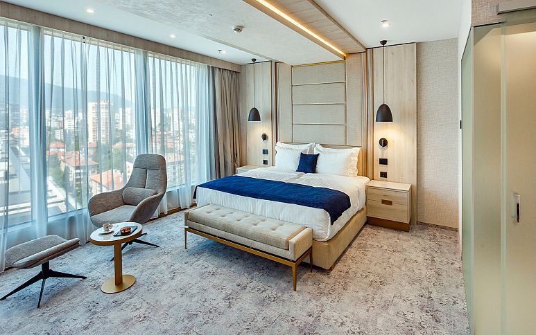 PLAZA DELUXE ROOM